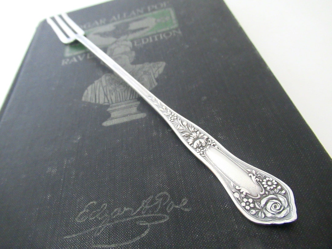 Antique Long Handle Pickle or Olive Fork, Beauty 1909 by Rogers Anchor