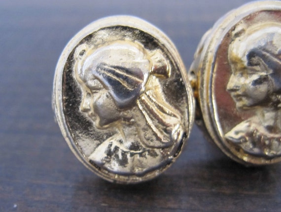 Vintage Figural Woman Cameo Cufflinks, Gold Tone … - image 2