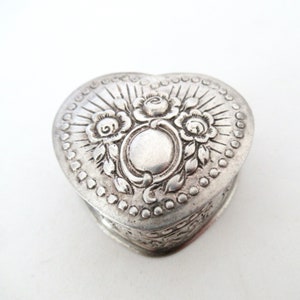 Vintage 835 Silver German Ring Box Heart Shaped by Albert Bodemer, Ornate Art Nouveau Floral Repousse Jewelry, Pill, Snuff, Tobacco Box