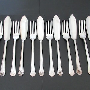 Art Deco Silverplate Fish Knife and Fork Set: English Antique Cutlery