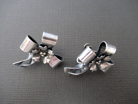 Antique Sterling Silver Bow Earrings, Art Deco Fl… - image 5