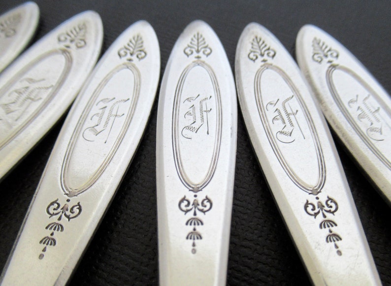 Antique F Monogrammed Teaspoons, Adam 1917 by Community Silverplate, Art Deco Flatware Vintage Silverware Set of 6 Spoons image 6