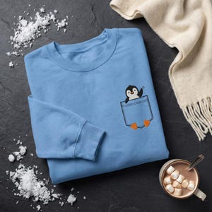 Pinguin Besticktes Sweatshirt, Taschenpinguin Rundhalsausschnitt, Winter Tier Hoodie, Süßes Weihnachtsgeschenk, Antarktis Shirt, Vogel Liebhaber Pullover