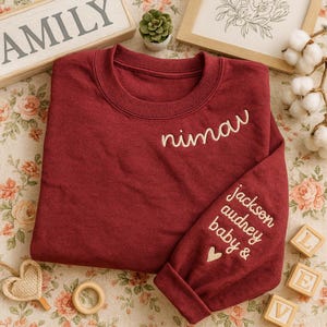 Bluza z haftem Nana z imionami na rękawie | Spersonalizowany prezent dla Nany | Nowy sweter z kapturem Nana na prezent urodzinowy z okazji Dnia Matki
