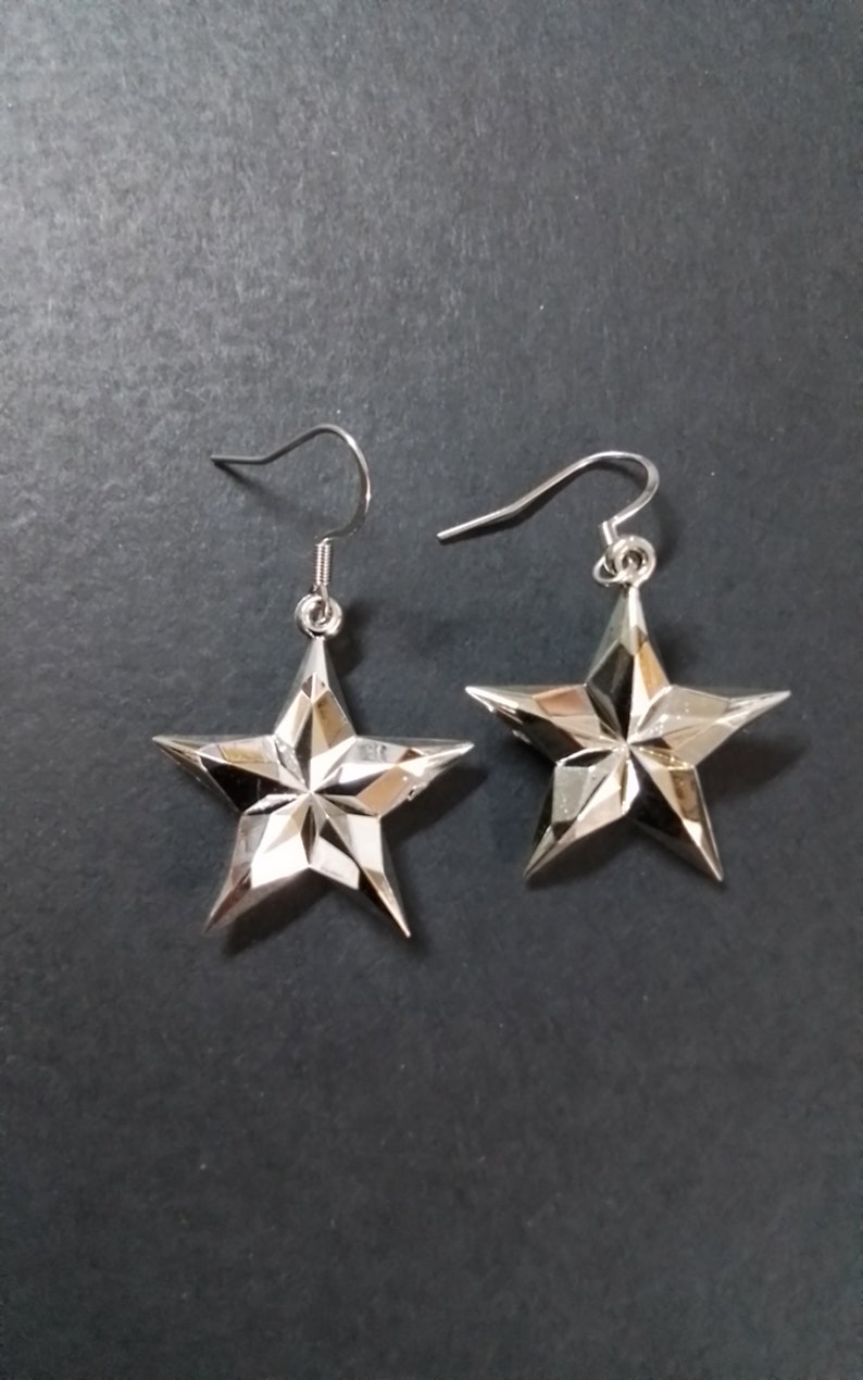 Silver Plastic Star Dangle Earrings Bild 7