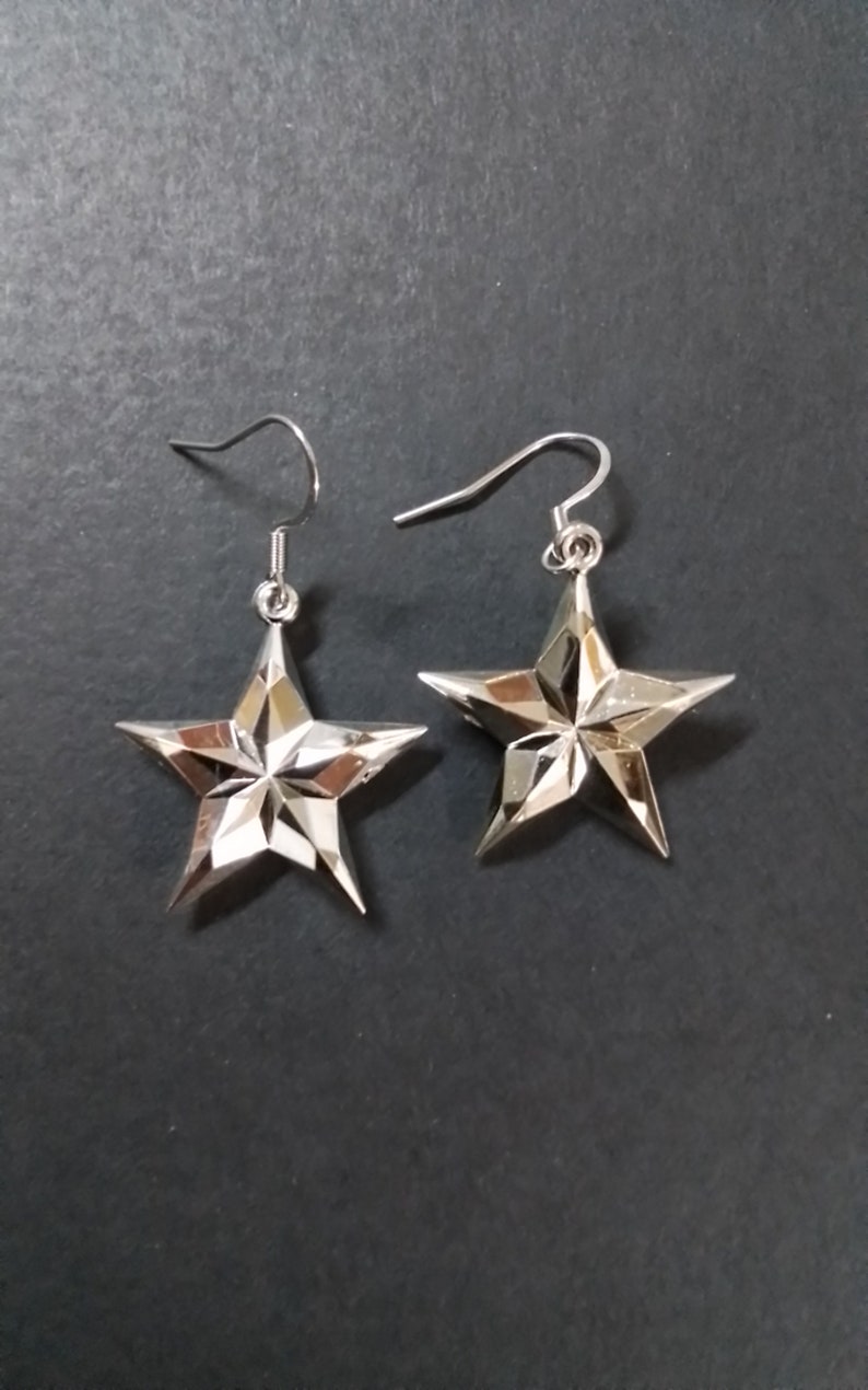 Silver Plastic Star Dangle Earrings Bild 6