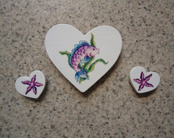 Set of 3 Colorful Fish and Starfish on White Wood Hearts Magnets - Home Interior - Kitchen Decor