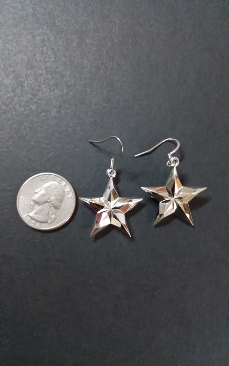 Silver Plastic Star Dangle Earrings Bild 8