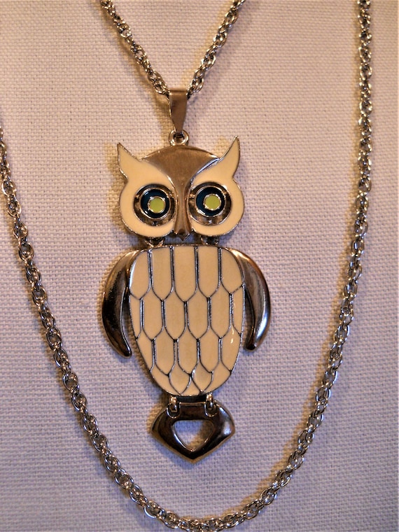 Silver Enamel Owl Pendant Necklace 1970s double ch