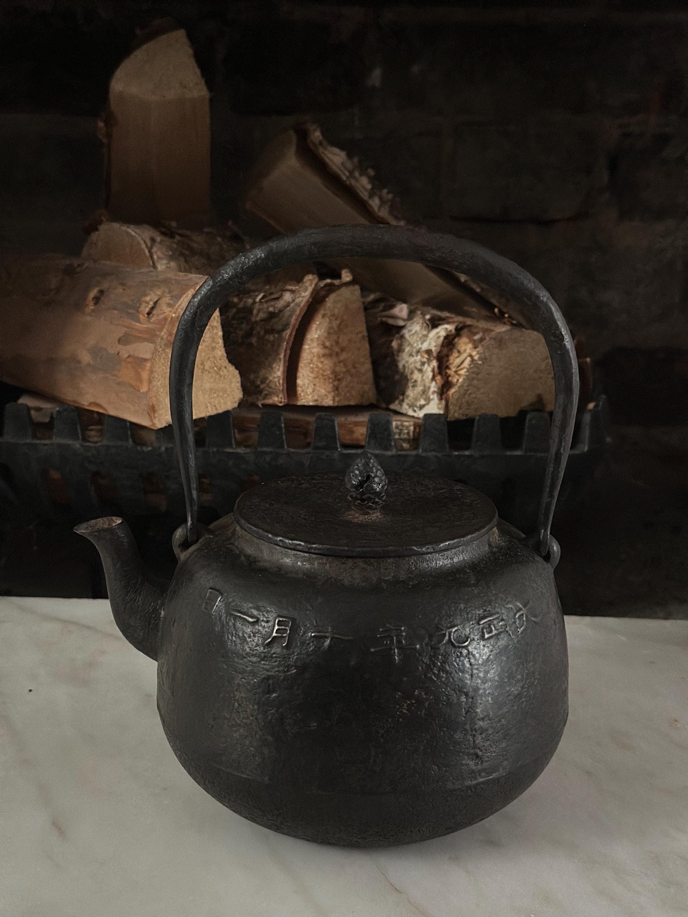Old cast iron kettle - Etsy 日本