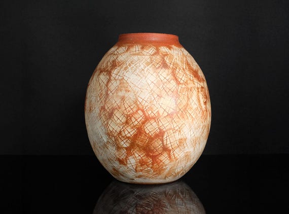 A Shigaraki Jar With Ash Glaze and Impressed Patterns (信楽火色印