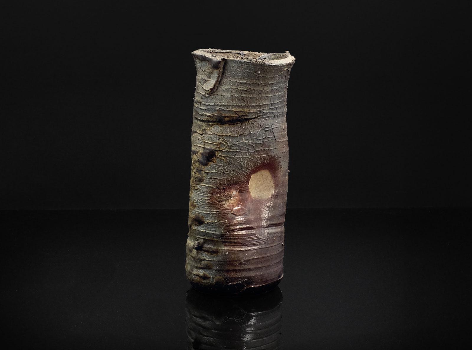 yoshirotten 花瓶　flower vase Gorgeous Smokey Gray Ceramic Japanese Ikebana Vase — Left