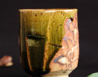 A Tall Oribe Yunomi by Ken Matsuzaki – Handcrafted Japanese Tea Cup with Kiri Box