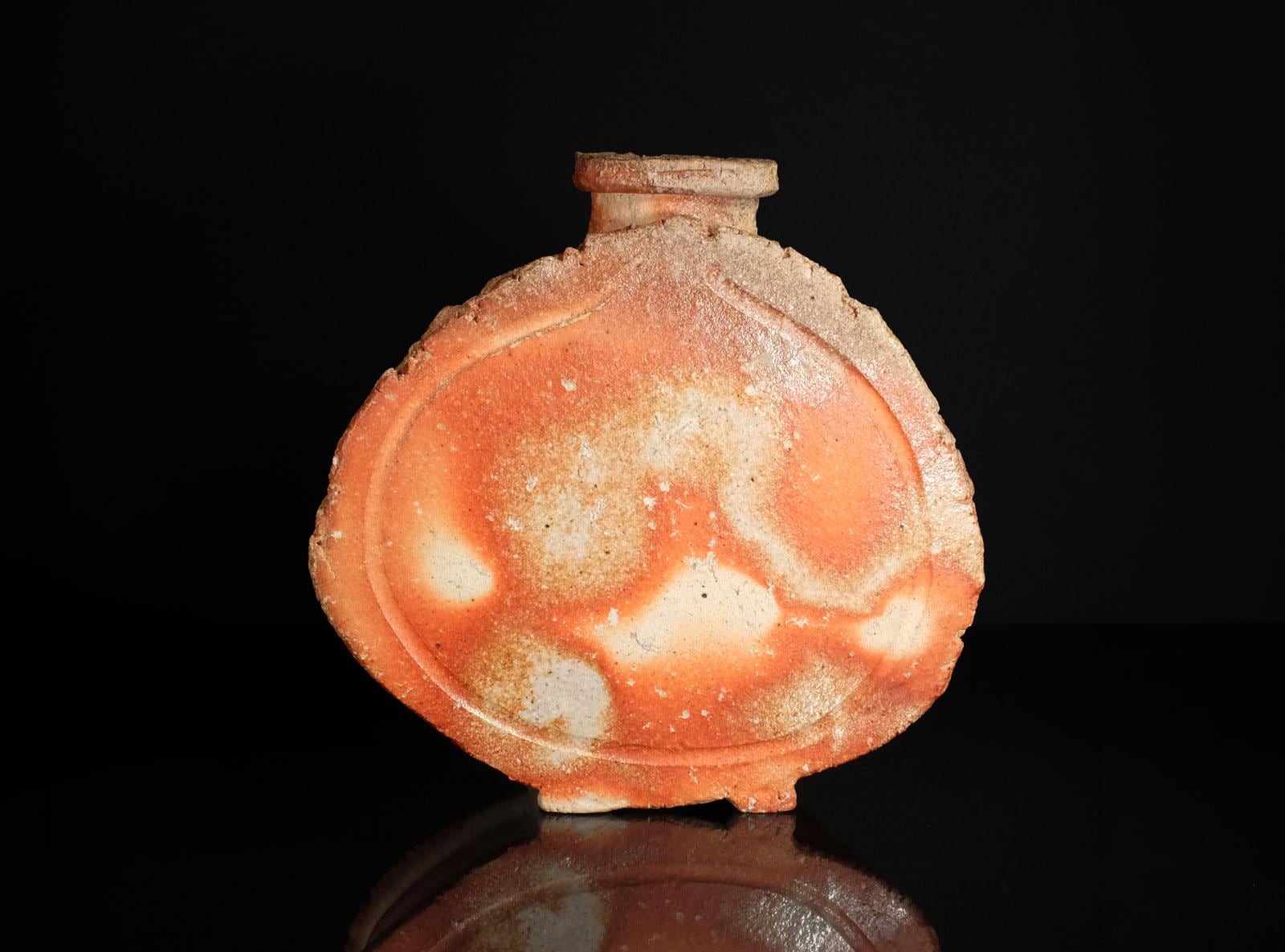 信楽焼 Shigaraki ware 壺 Jar 井村侊生 L03 Shigaraki Ware Flat Sake Flask (信楽焼 扁壺) by Furutani Michio
