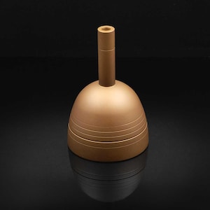 Yellow Bronze Ikebana Vase (黄銅花入) – Showa or Heisei Era by Hasuda Shugoro (蓮田修吾郎), Japanese (1915-2010)
