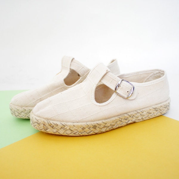 R e s e r v e d Vintage shoes / 90s off white T strap canvas sneakers