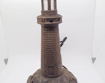 Lámpara de faro antigua de latón, muy rara, de la década de 1930.