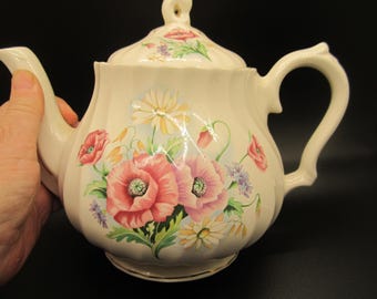 Crown Royal Dorset 1950&#39;s Pink Poppy Teapot, Fine Bone China/Porcelain, Hand Painted Made in Staffordshire England, Timeless Beauty.