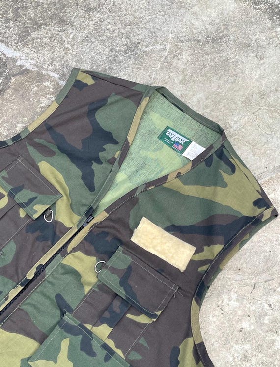 90’s vintage Dead stock Huntting Vest 1990s Deadstock Camo Fisherman's Vest. Size Large (42-44). Made in