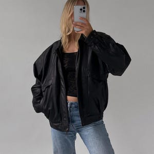 Blouson aviateur noir oversize vintage fait main en peau de mouton pour femme des années 1990, veste en cuir véritable souple pour femme, veste en cuir véritable pour femme, cadeau pour femme