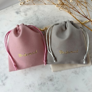 Custom Velvet Drawstring Favor Bags: Personalized Jewelry Gift Pouch