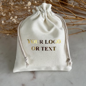 50 sacs en lin avec logo personnalisé, pochette en coton avec cordon de serrage, emballage pour bijoux, petits sacs-cadeaux réutilisables, pochettes écologiques en vrac 4 x 5 po. 5 x 6 po.