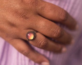 Piccolo anello in argento che cambia colore a seconda dell'umore / Anello boho delicato che cambia colore, taglie 5–10