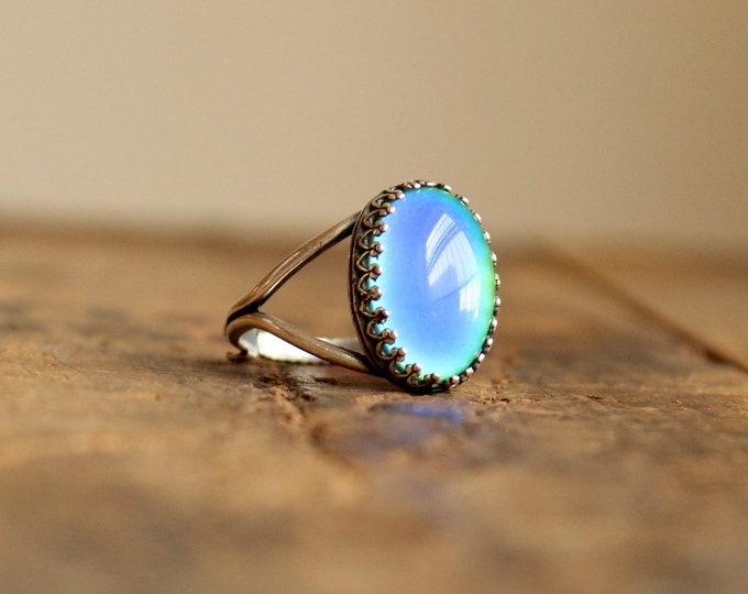 Silver Oval Mood Ring for Women | Adjustable Color Changing Ring | Retro Boho Jewelry | Nostalgic Gift for Her