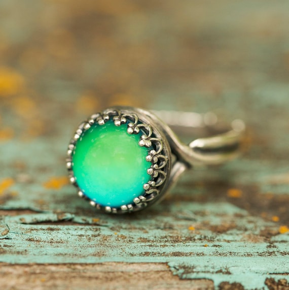 Dainty Round Silver Mood Ring With Mood Color Chart Mood Ring