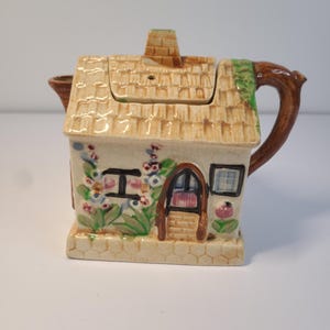 Vintage Country Cottage Teapot Made in Japan