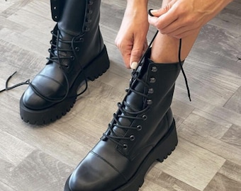 Botines de combate de cuero hechos a mano: suela gruesa con tacos