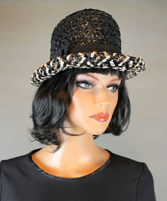 Raffia Bowler Hat S 6 3/4 Vintage 60s Black White… - image 1