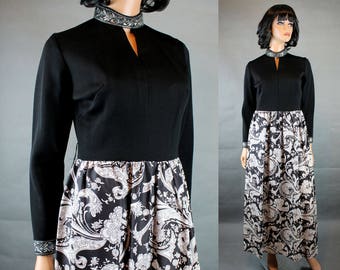 70s Cocktail Gown Sz M Vintage Long Sleeve Black White Silver High Collar Dress