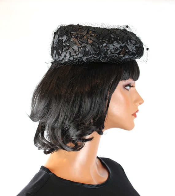 60s Pillbox Hat Vintage Black Shiny Raffia Straw … - image 2