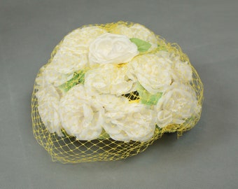 Bridal Fascinator Vintage 50s White Flowers Yellow Tulle Net Pillbox Casque Hat