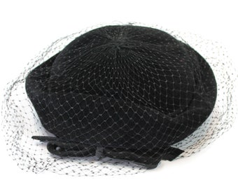 60s Bumper Hat Sz 22 M Vintage Peachbloom Velour  Black Fur Felt Tulle Netting Bow Accent Round Cap