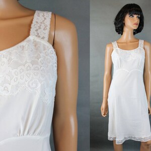 Vintage 60s Slip Sz 34 M White Rayon Nylon Crepe Bias Cut Lace Trim Back Magic