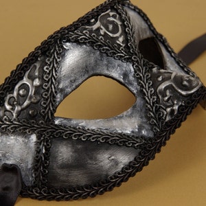 Silver Knight Mask, Silver and Black Men&#39;s Masquerade Mask, Men&#39;s Costume Mask, Men&#39;s Masquerade Mask, Silver Mask, Costume Mask, Party Mask