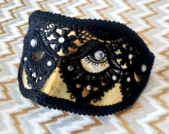 Eyes Wide Shut Mask, Venetian Lace Mask, Women's Masquerade Mask, Women's Costume,Gold Party Mask, Black and Gold Mask, Italian Women's Mask