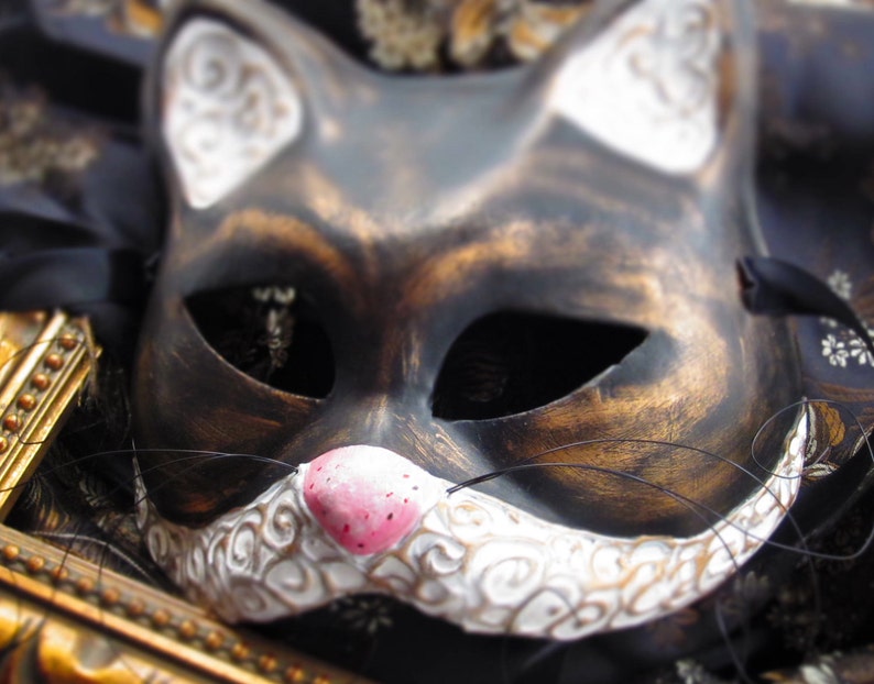 Le Chat Noir The Black Cat Mask Black Cat Shaped Eyemask With 3d Swirls Gold Gilding And Wire Whiskers
