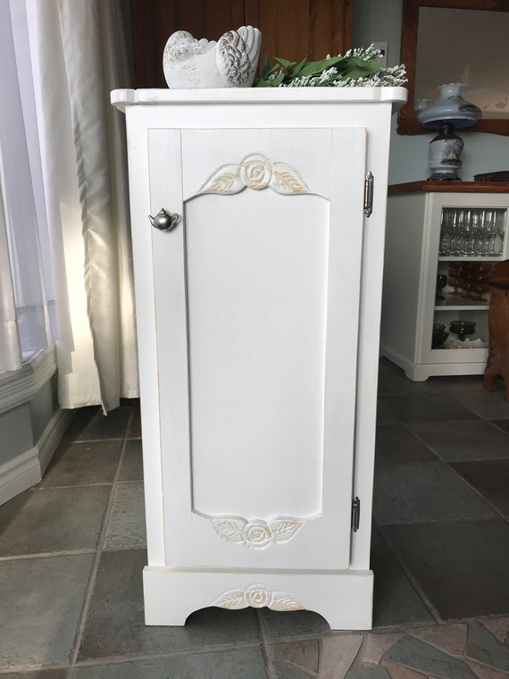 Armoire de mise en conserve, petite armoire, armoire de cuisine, armoire de  rangement, armoire de salle de bain, décoration intérieure, menuiserie,  fait main, artisan, meubles. -  Canada