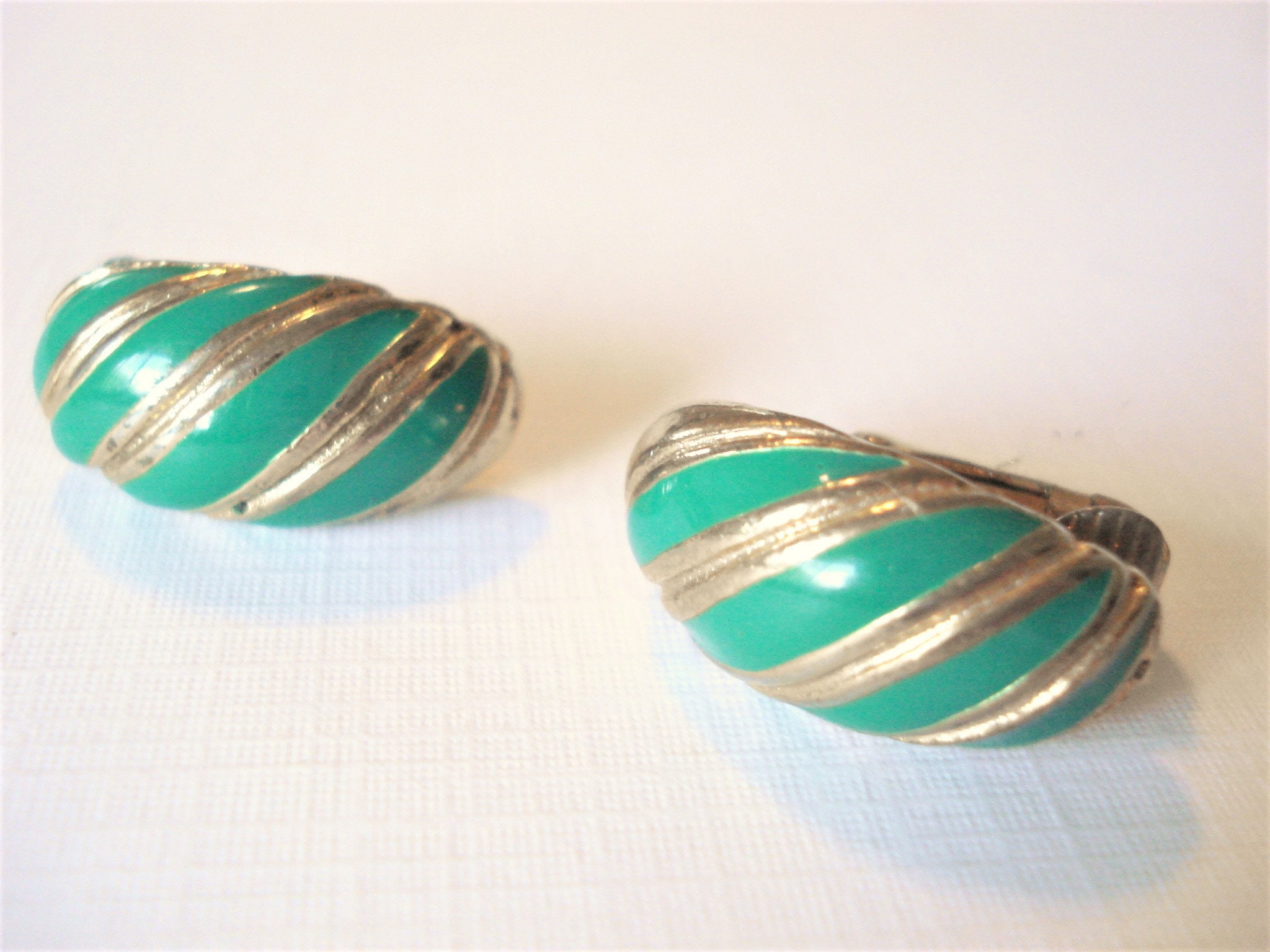 Green Clip on Earrings Gold Striped Earrings Vintage Gold Etsy Sweden