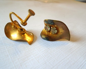 Vintage 1940s 1950s Screw Back Earrings Gold Tone Leaf Rhinestone Mid Century