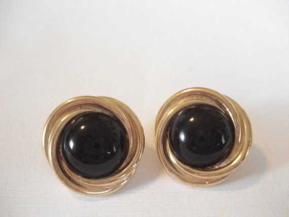 Vintage Black Gold Trifari Earrings Pierced Trifa… - image 1