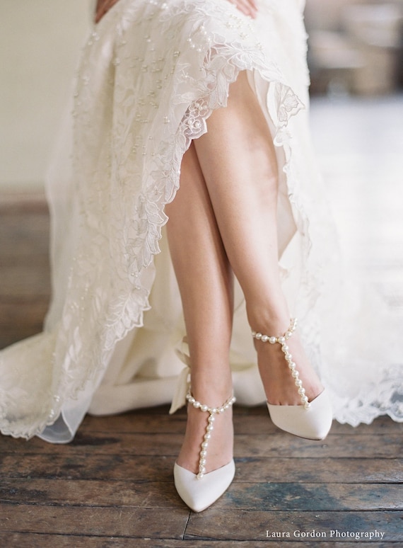 Bella Belle Women's Ivory Wedding / Bridal Shoes - High Heels - Rhinestones - Size 8.5