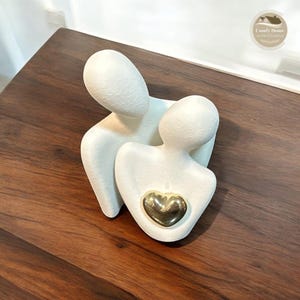 Nordic Decorative Abstract Couple Statue, Ceramic Couple Sculpture with Golden Heart, Modern Home Decor Gift, Gift Idea