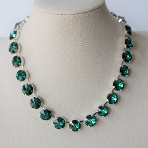 Smaragdgrönt halsband Anna Wintour Georgian Paste Riviere-halsband Collet Vintage Rivoli choker Statement Layered Chunky halsband Guldset