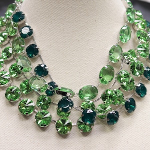 Emerald Green Necklace Peridot Green Anna Wintour Light Green Georgian Paste Collet Riviere Vintage choker Statement Layering Chunky Jewelry