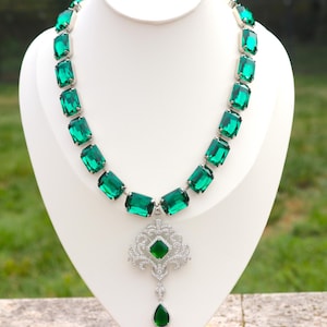 Emerald Green Necklace Austrian Crystals Anna Wintour Deep Green Octagon Georgian Collet Riviere Vintage Victorian Edwardian Pendant Wedding