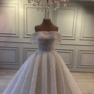 Pre-Order Custom Bridal Luxury Ball Gown Wedding Dress – Off Shoulder Sparkly Bridal Gown – Elegant Beaded Princess Wedding Gown